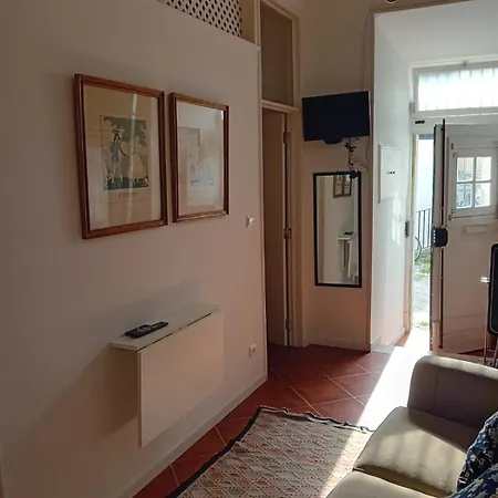 Appartamento Cozy 1 Bedroom In Historic Center At Alfama Lisbona